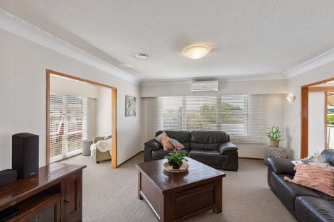 Photo of property in 12 Norfolk Rise, Waiuku, 2123