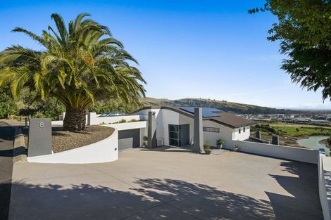 Photo of property in 8 Valley View, Mount Pleasant, Christchurch, 8081