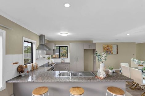 Photo of property in 9 Makora Road, Massey, Auckland, 0614