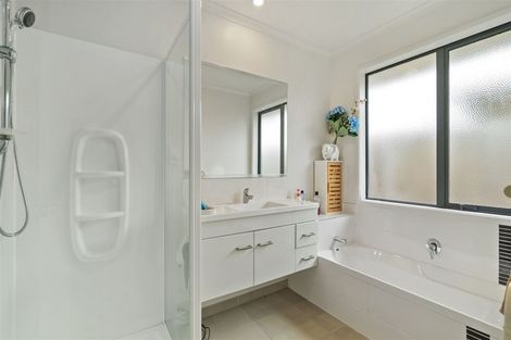 Photo of property in 11 Rainey Crescent, Papamoa Beach, Papamoa, 3118