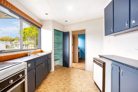 Photo of property in 108 Omapere Street, Whitby, Porirua, 5024