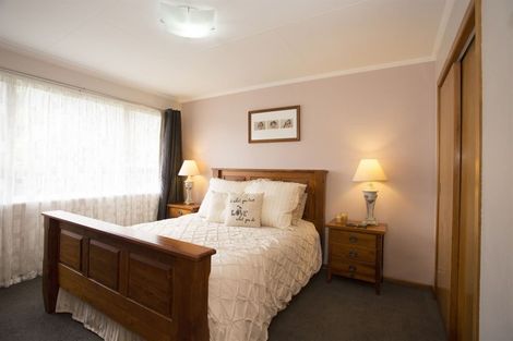 Photo of property in 2 Oban Place, Awapuni, Palmerston North, 4412