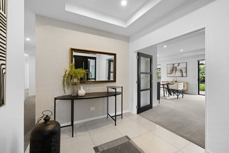 Photo of property in 5 Dalweny Lane, Cracroft, Christchurch, 8025