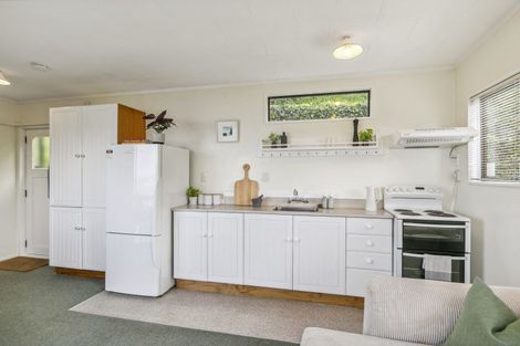 Photo of property in 15f2 Sutherland Crescent, Melrose, Wellington, 6023