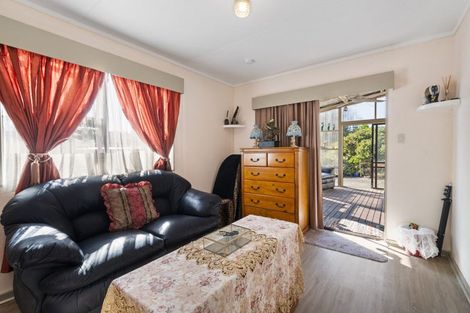 Photo of property in 6 Milne Street, Sanson, 4817