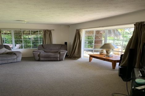 Photo of property in 32 Sandgate Avenue, Botany Downs, Auckland, 2010