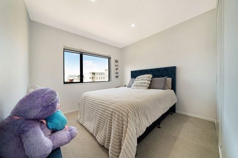 Photo of property in 43 Eileen Newey Place, Henderson, Auckland, 0612