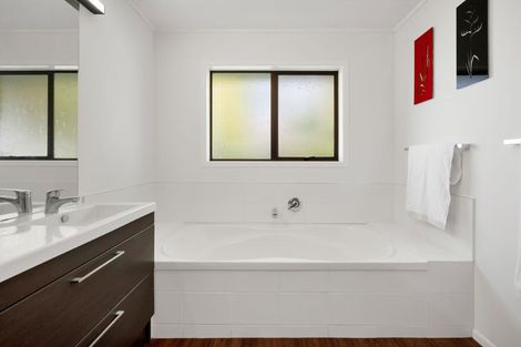 Photo of property in 323 Mangorei Road, Merrilands, New Plymouth, 4312