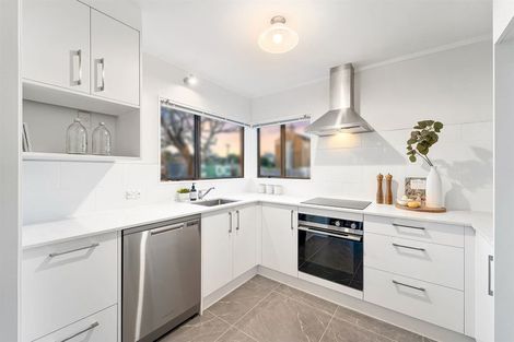 Photo of property in 63a Nile Road, Milford, Auckland, 0620