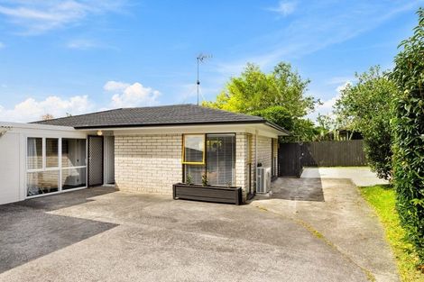 Photo of property in 2/53 Taioma Crescent, Te Atatu Peninsula, Auckland, 0610