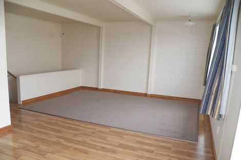 Photo of property in 33a Edgecombe Street, Newlands, Wellington, 6037