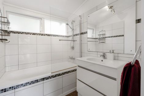 Photo of property in 18 Icarus Place, Sunnybrook, Rotorua, 3015