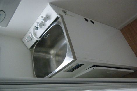 Photo of property in 31 Solar Road, Glen Eden, Auckland, 0602