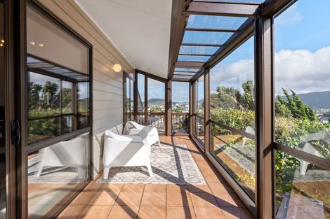 Photo of property in 15 Indira Place, Khandallah, Wellington, 6035