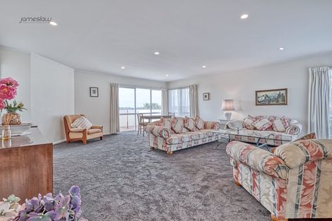Photo of property in 2/17 Cambric Place, Botany Downs, Auckland, 2010