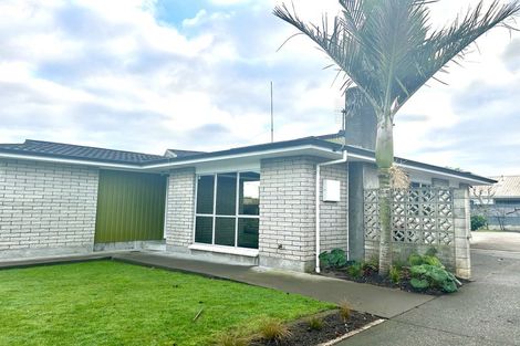 Photo of property in 15 Spriggs Crescent, Greenmeadows, Napier, 4112