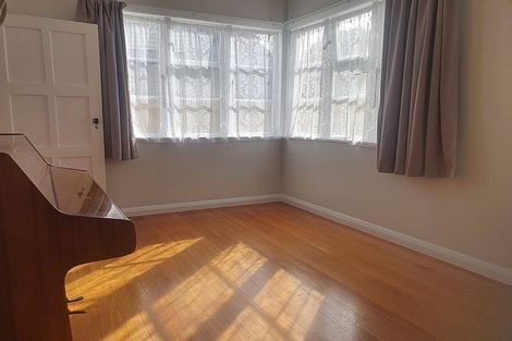 Photo of property in 3 Elizabeth Street, Moera, Lower Hutt, 5010