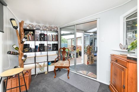 Photo of property in 44 Kaimanawa Street, Kelvin Grove, Palmerston North, 4414