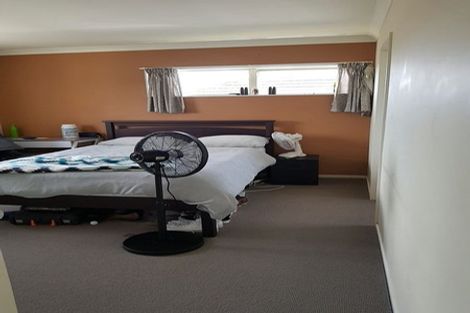Photo of property in 16 Kauri Glen Road, Northcote, Auckland, 0627