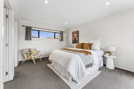 Photo of property in 13 Barry Curtis Place, Levin, 5510
