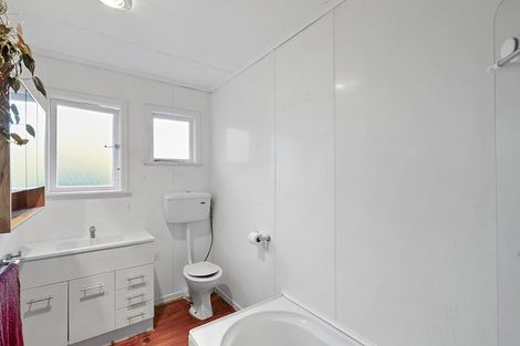 Photo of property in 275 Coronation Avenue, Welbourn, New Plymouth, 4310