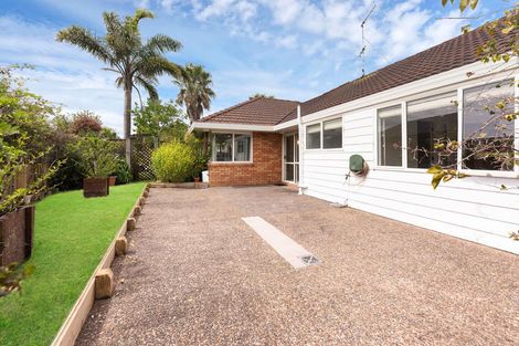 Photo of property in 70 Tington Avenue, Wattle Downs, Auckland, 2103