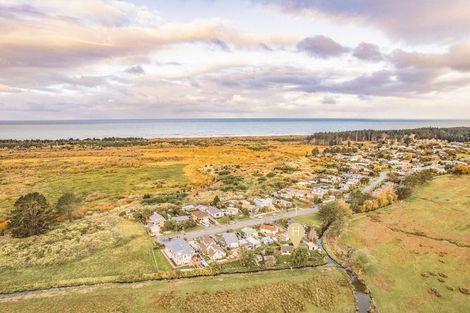 Photo of property in 95 Dunns Avenue, The Pines Beach, 7630