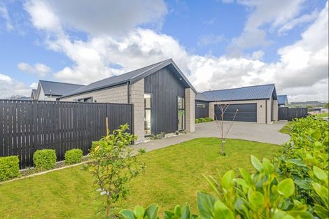 Photo of property in 32 Ashford Avenue, Hokowhitu, Palmerston North, 4410