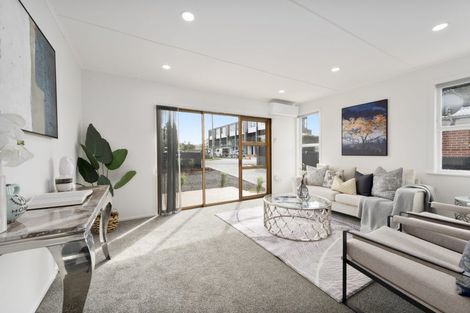 Photo of property in 33 Longburn Road, Henderson, Auckland, 0610