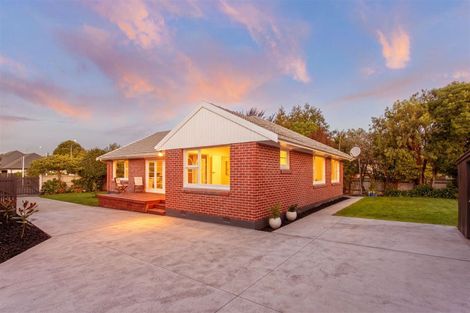 Photo of property in 1 Windermere Road, Papanui, Christchurch, 8053