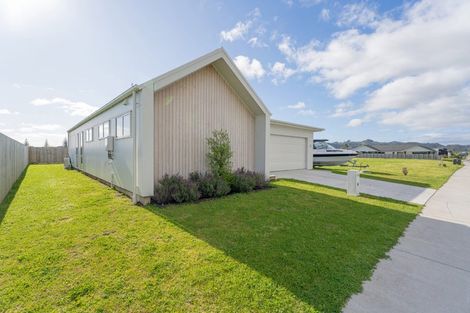 Photo of property in 162 Kupe Drive, Whitianga, 3510
