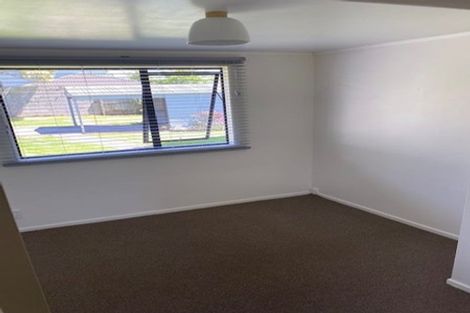 Photo of property in 98 Titirangi Road, New Lynn, Auckland, 0600