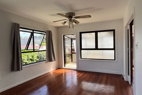 Photo of property in 8 Britton Avenue, Mount Roskill, Auckland, 1041