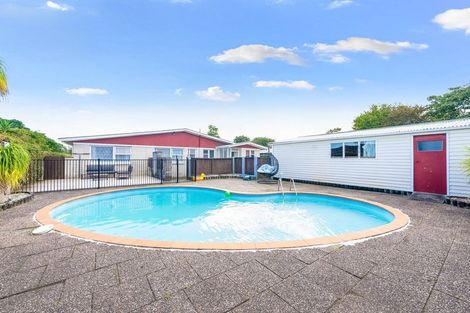Photo of property in 30 Sunnypark Avenue, Rosehill, Papakura, 2113