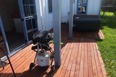 Photo of property in 9/485 Don Buck Road, Massey, Auckland, 0614