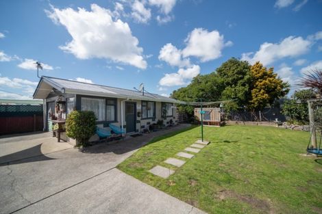Photo of property in 33 Peters Avenue, Cloverlea, Palmerston North, 4412