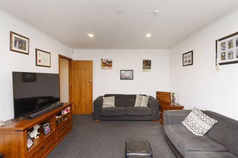 Photo of property in 3 Tararua Terrace, Cloverlea, Palmerston North, 4412