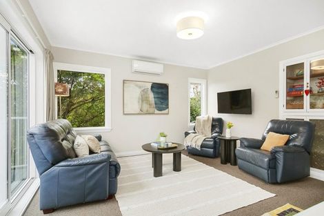 Photo of property in 15 Ngatitoa Street, Tawa, Wellington, 5028