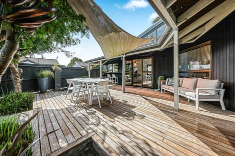 Photo of property in 2/47 Shakespeare Road, Milford, Auckland, 0620
