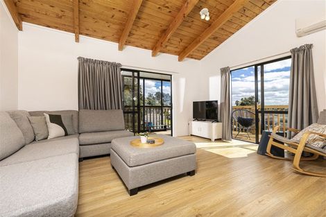 Photo of property in 1/10 Sevilla Place, Unsworth Heights, Auckland, 0632