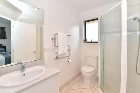 Photo of property in 66 Cabeleigh Drive, Helensville, 0800