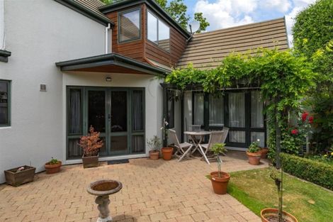 Photo of property in 17a Bryndwr Road, Fendalton, Christchurch, 8052
