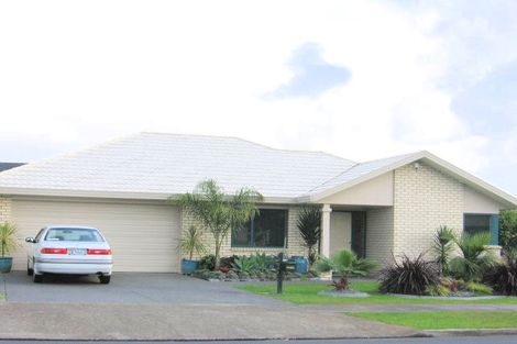 Photo of property in 29 Macnean Drive, East Tamaki Heights, Auckland, 2016