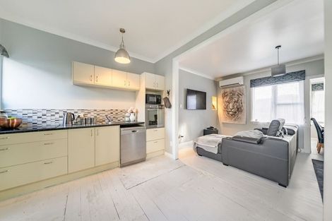 Photo of property in 52 Durham Crescent, Fairfield, Lower Hutt, 5011