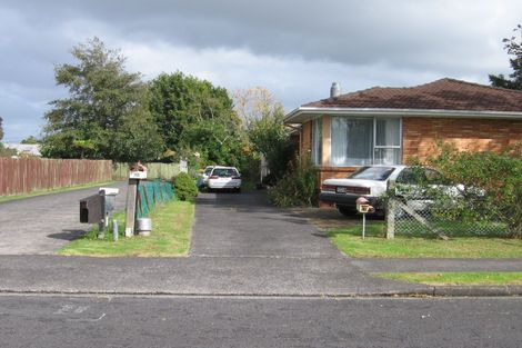 Photo of property in 2/15 Poinsettia Place, Henderson, Auckland, 0610