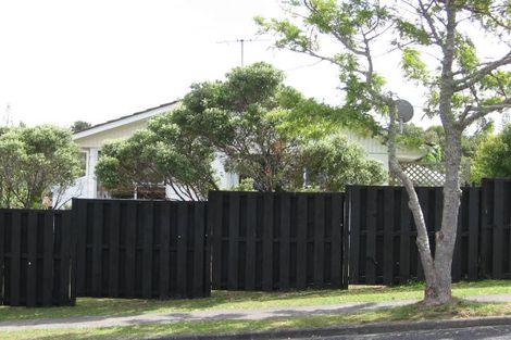 Photo of property in 1/84 Weatherly Road, Torbay, Auckland, 0630