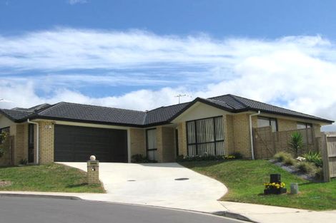 Photo of property in 23 Spoonbill Place, Unsworth Heights, Auckland, 0632