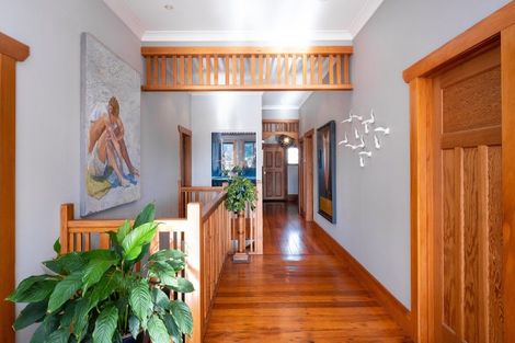 Photo of property in 11 Lawrence Road, Hospital Hill, Napier, 4110