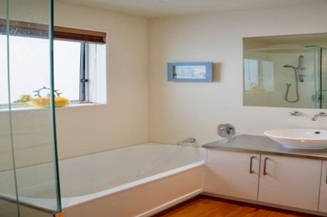 Photo of property in 19f3 Burnham Street, Seatoun, Wellington, 6022