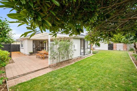 Photo of property in 180 Avonhead Road, Avonhead, Christchurch, 8042
